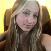 Muy buenas! Busco trabajo como canguro de mascotas o niños (también puede ser dándoles clase de biología, lengua, inglés, italiano, historia) Me llamo Alessia, tengo 18 años y voy a empezar a estudiar una formación profesional superior, tengo el bachiller